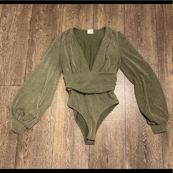 THE MOST AWESOME Olive Green Ribbed Body Suit-Small - Picture 2 of 3